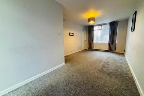 4 bedroom townhouse to rent, Manor Farm Way, Leeds