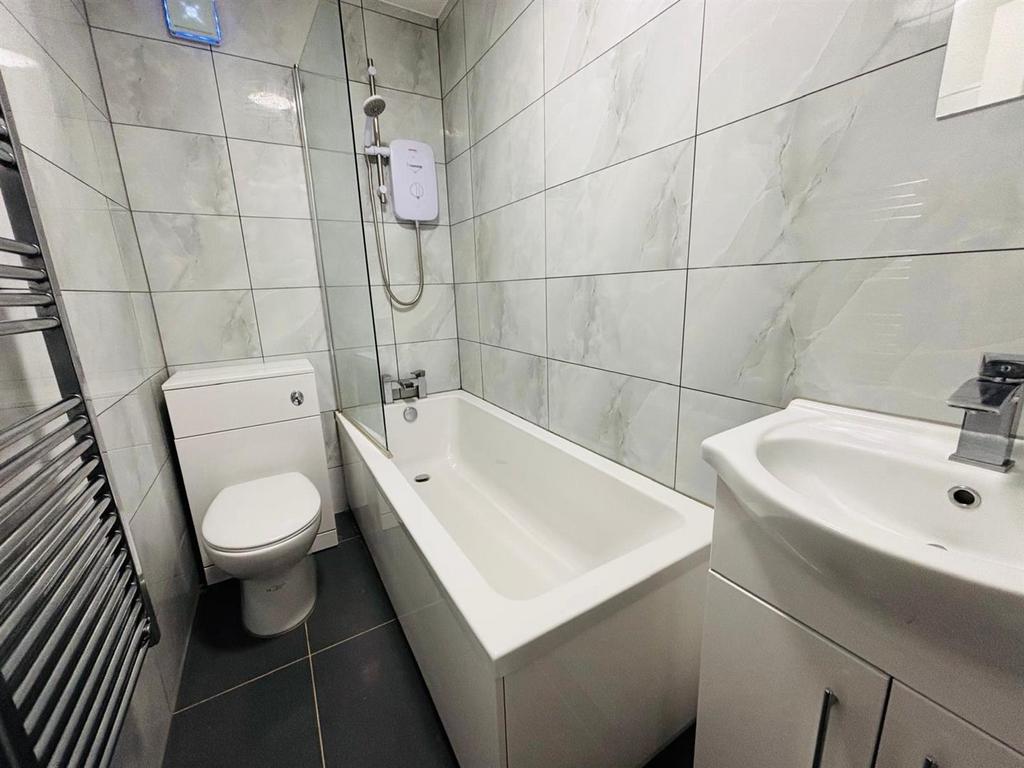 Bathroom / WC: