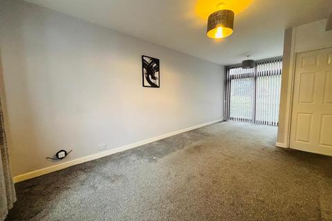 4 bedroom townhouse to rent, Manor Farm Way, Leeds