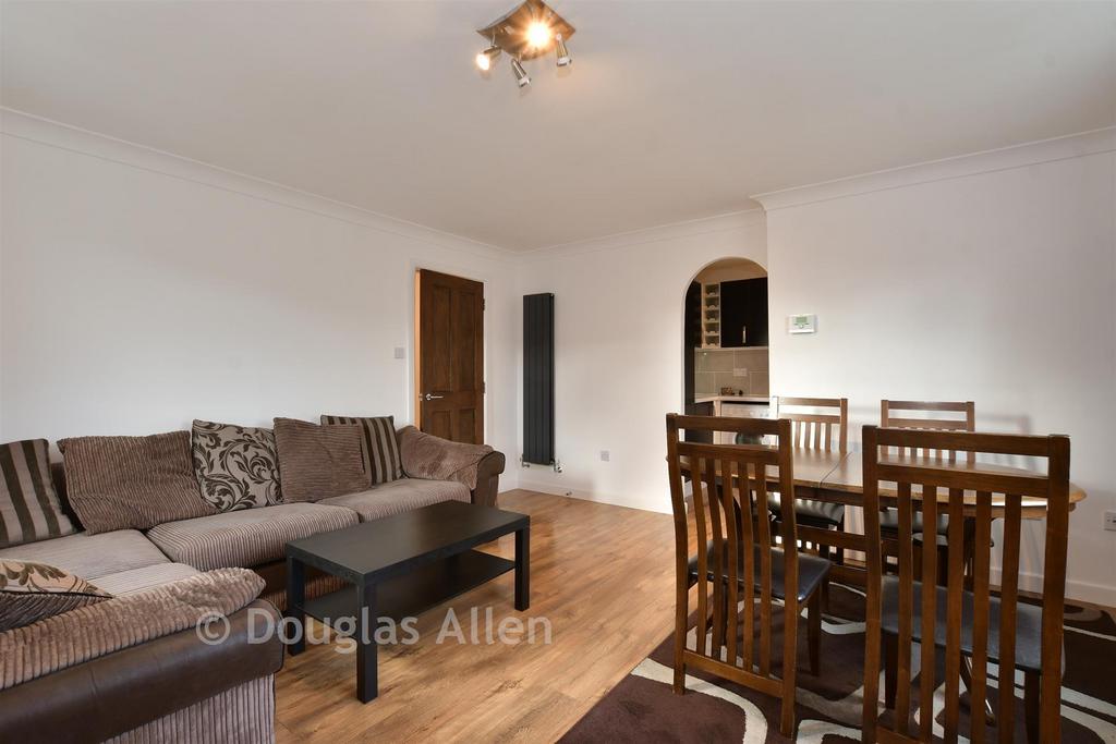 Lounge/Dining Room