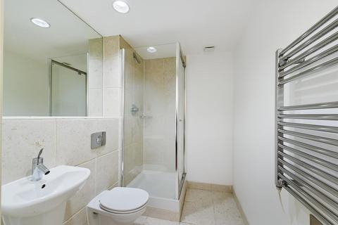 Studio to rent, Riverside Way, Leeds