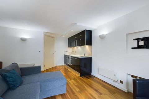 Studio to rent, Riverside Way, Leeds