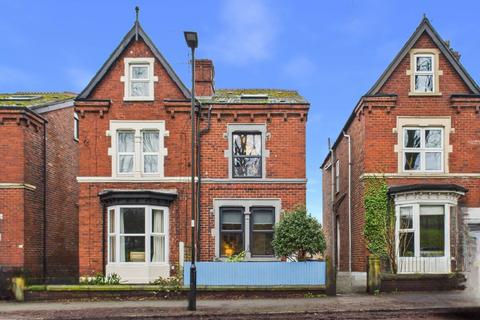 4 bedroom semi-detached house for sale, Meersbrook Park Road, Meersbrook. S8 9FN