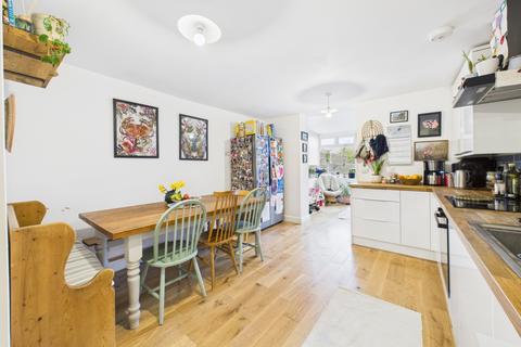 4 bedroom semi-detached house for sale, Meersbrook Park Road, Meersbrook. S8 9FN
