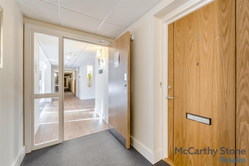 8672968-interior12.jpg