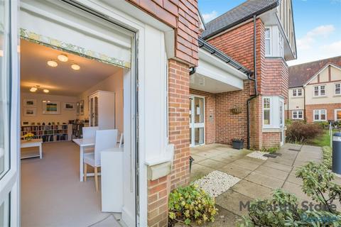 2 bedroom apartment for sale, Holmes Place, Crowborough, TN6 2RS