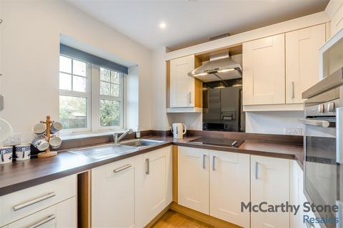 2 bedroom apartment for sale, Holmes Place, Crowborough, TN6 2RS