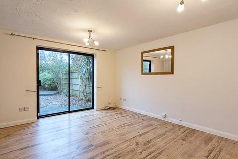 2 bedroom house to rent, Hotspur Drive, Nottingham NG4