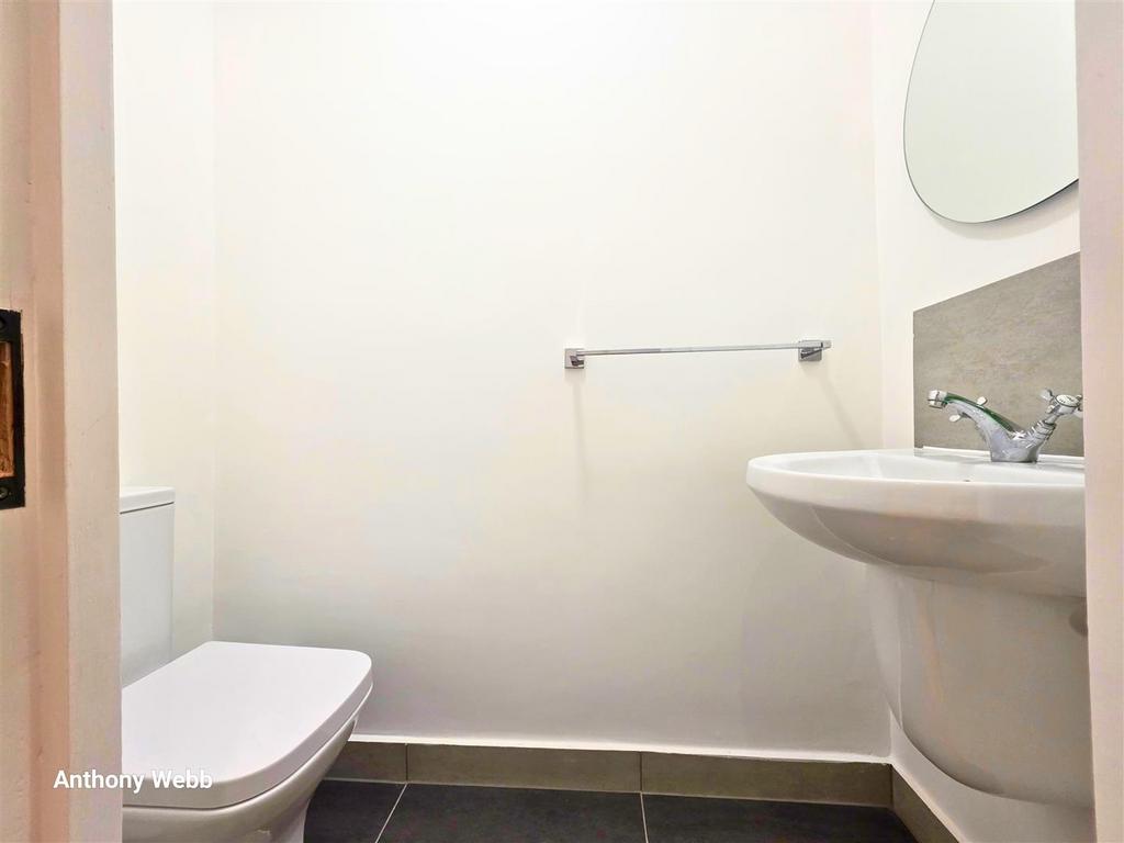 Guest cloak room
