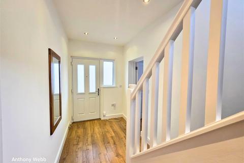 4 bedroom semi-detached house to rent, Wentworth Gardens, Palmers Green, N13