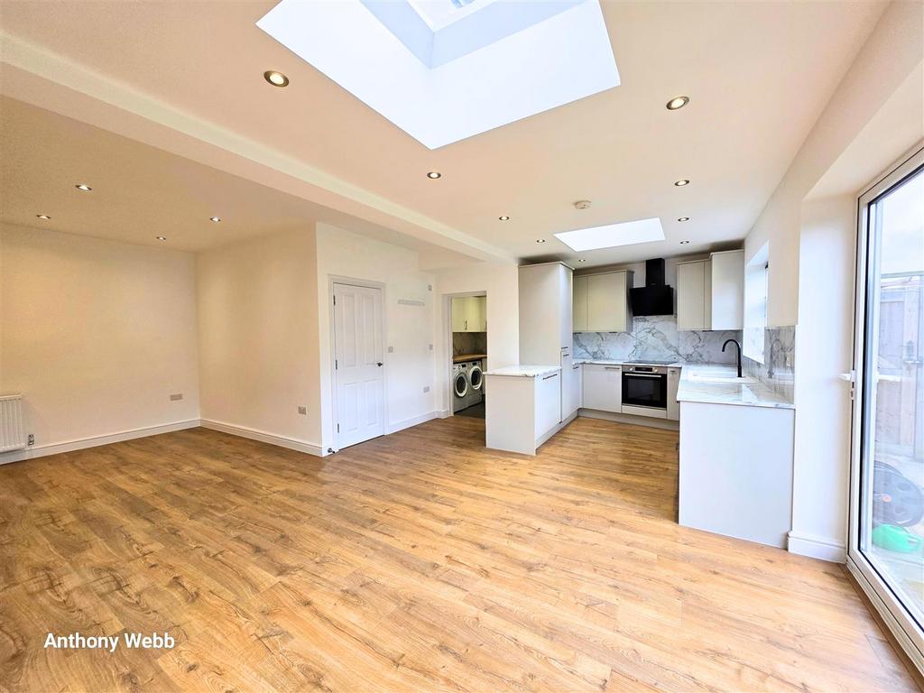 Kitchen/Dinning room