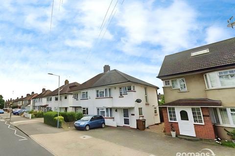 Studio to rent - Windsor Avenue, Uxbridge, UB10