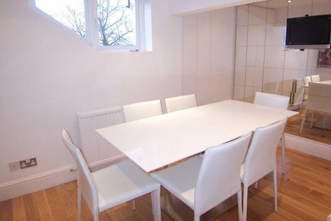 2 bedroom flat to rent, Ivonhurst, 9 The Firs, Altrincham, Greater Manchester, WA14