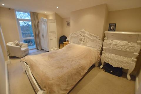 2 bedroom flat to rent, Ivonhurst, 9 The Firs, Altrincham, Greater Manchester, WA14