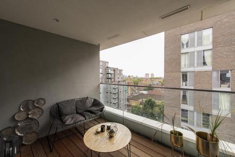 3 bedroom apartment to rent, Onyx Apartments, London N1C