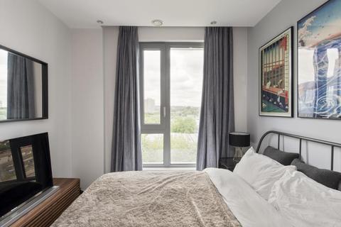 3 bedroom apartment to rent, Onyx Apartments, London N1C