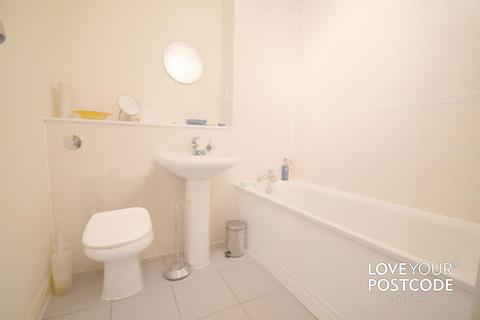 2 bedroom flat to rent, Centenary Plaza, Birmingham B1