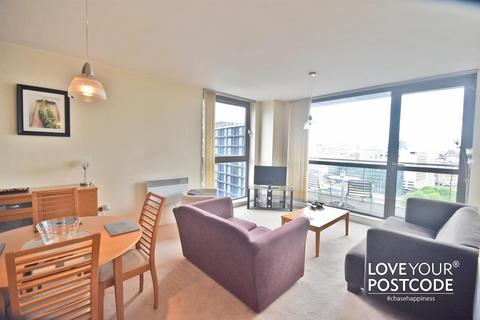 2 bedroom flat to rent, Centenary Plaza, Birmingham B1