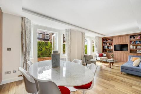 3 bedroom apartment to rent, St. Johns Wood Park, London NW8