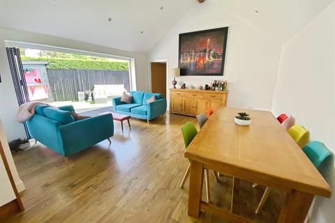 3 bedroom detached house for sale, Featherbed Lane, Shrewsbury