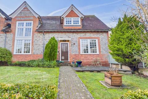 undefined, Pangbourne - Walk to train to London & Oxford, shops, restaurants