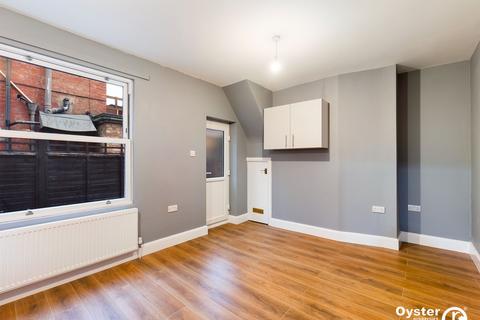 undefined, Rosslyn Crescent, Harrow, HA1