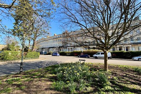 2 bedroom apartment for sale, Lansdown Crescent, Cheltenham, Gloucestershire