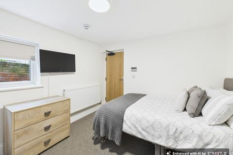 1 bedroom in a house share to rent, 31 Kingsholm Road, Gloucester GL1
