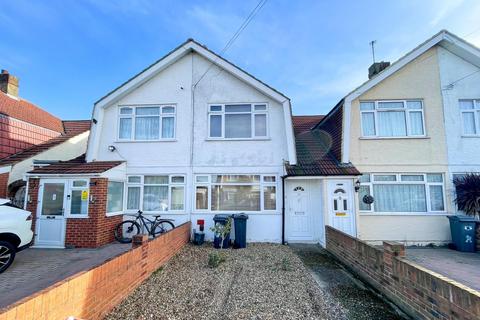 2 bedroom terraced house for sale, Gloucester Road, Feltham, Middlesex, TW13