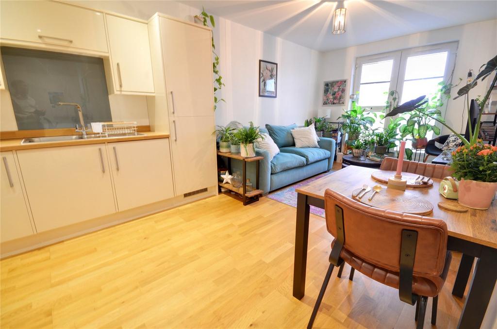 Kitchen/Living Area