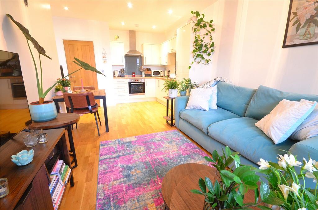 Kitchen/Living Area