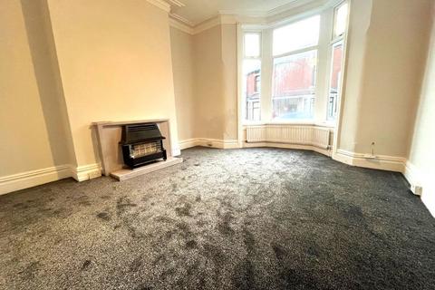 3 bedroom terraced house to rent, Lynwood Road, Blackburn