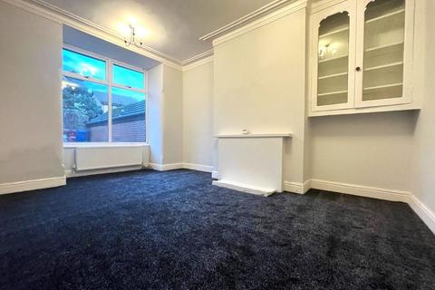 3 bedroom terraced house to rent, Lynwood Road, Blackburn