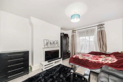 2 bedroom flat for sale, Stamford Hill, London N16