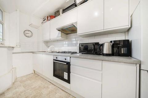 2 bedroom flat for sale, Stamford Hill, London N16