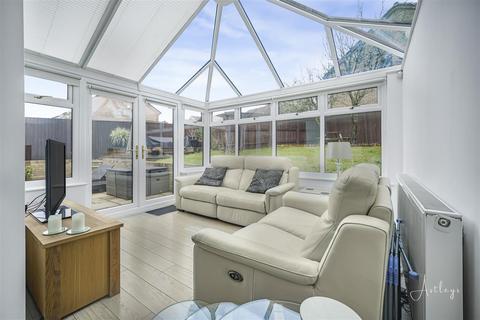 3 bedroom end of terrace house for sale, Cwrt Merlyn, Parc Gwernfadog, Morriston, Swansea