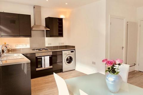 1 bedroom flat to rent, Central Parade, New Addington, Croydon, CR0