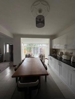 3 bedroom house to rent, Loughborough Road, Nottingham NG2