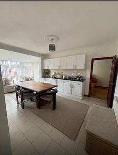 3 bedroom house to rent, Loughborough Road, Nottingham NG2