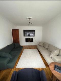 3 bedroom house to rent, Loughborough Road, Nottingham NG2