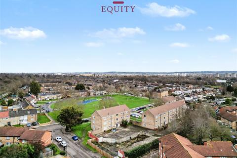 1 bedroom flat for sale, Magpie Close, Enfield, EN1