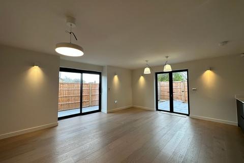 2 bedroom ground floor flat to rent, Queens Road, Truscott House, CT5
