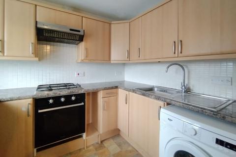 2 bedroom flat for sale, 13 Claire Court, Springfield Road, Cheshunt, Waltham Cross, Hertfordshire, EN8 8TD