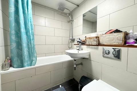 1 bedroom flat to rent, Hanley Road, Finsbury Park