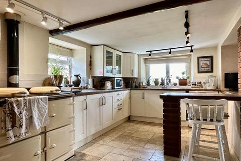 6 bedroom detached house for sale, Near Brayford