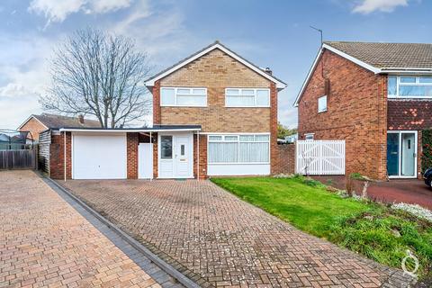 3 bedroom detached house for sale, Crossways, Sittingbourne, Kent, ME10