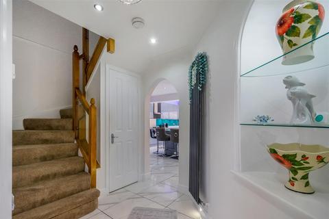 4 bedroom detached house for sale, Redruth Drive, Darlington
