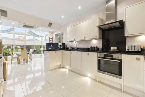 4 bedroom end of terrace house for sale, Ellerton Road, London, SW18