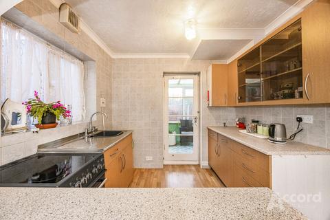 3 bedroom semi-detached house for sale, Trescoe Gardens, Romford, RM5