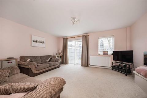 3 bedroom end of terrace house for sale, The Greenway, Cippenham